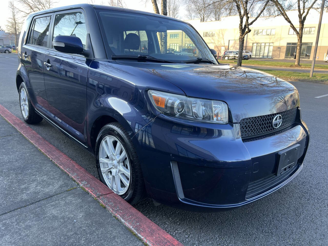 Used 2008 Scion xB image 2