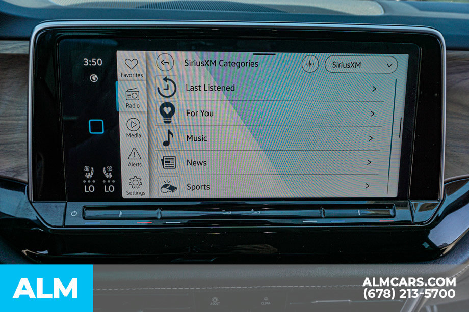 Used 2025 Volkswagen Atlas SE FWD image 40