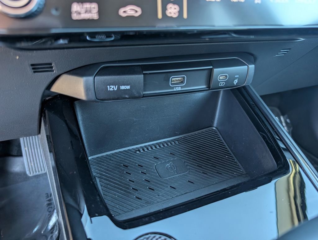 Certified 2023 Kia Niro EX image 26