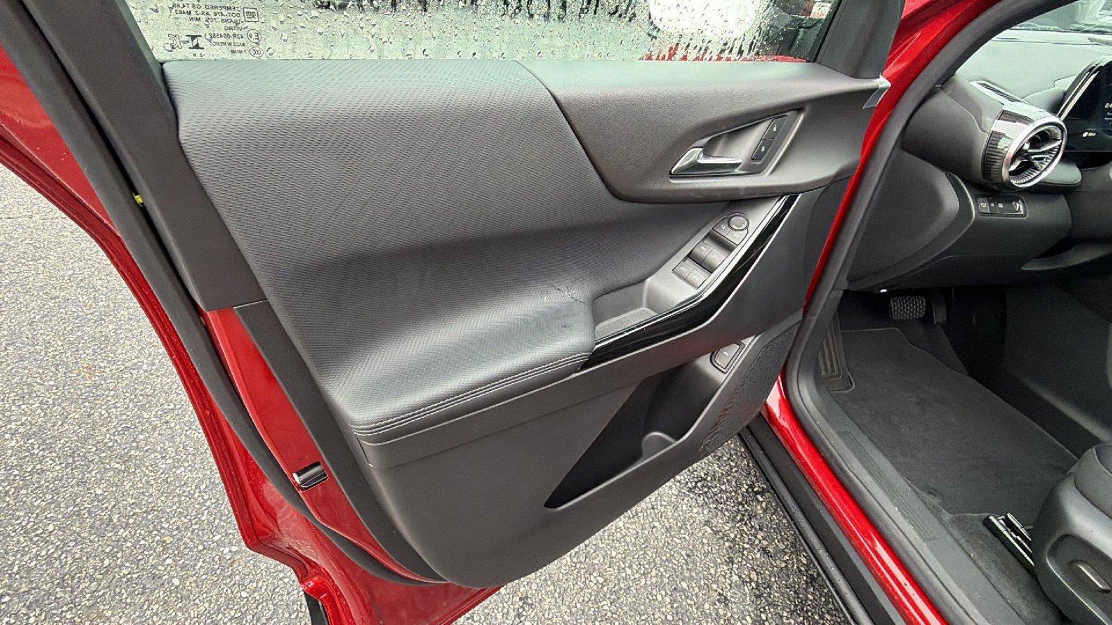 New 2027 Chevrolet Equinox LT w/ Convenience Package II FWD image 14