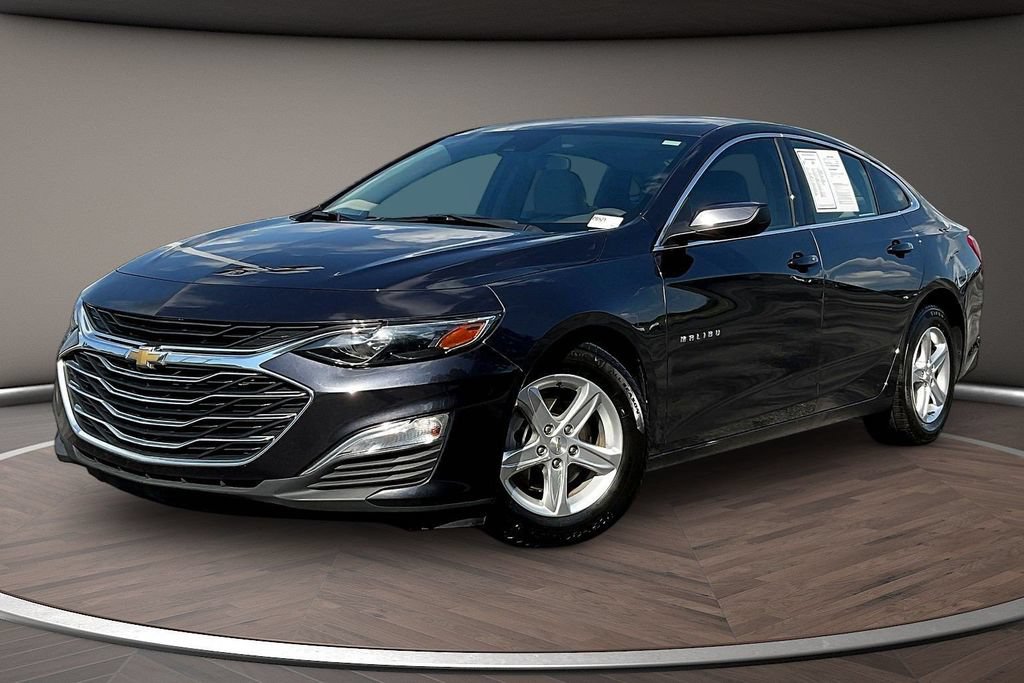 Used 2022 Chevrolet Malibu LS w/ Driver Confidence Package II FWD image 3