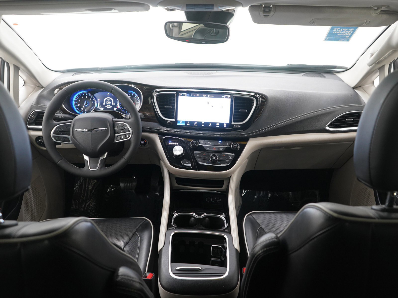 Used 2024 Chrysler Pacifica Limited image 14