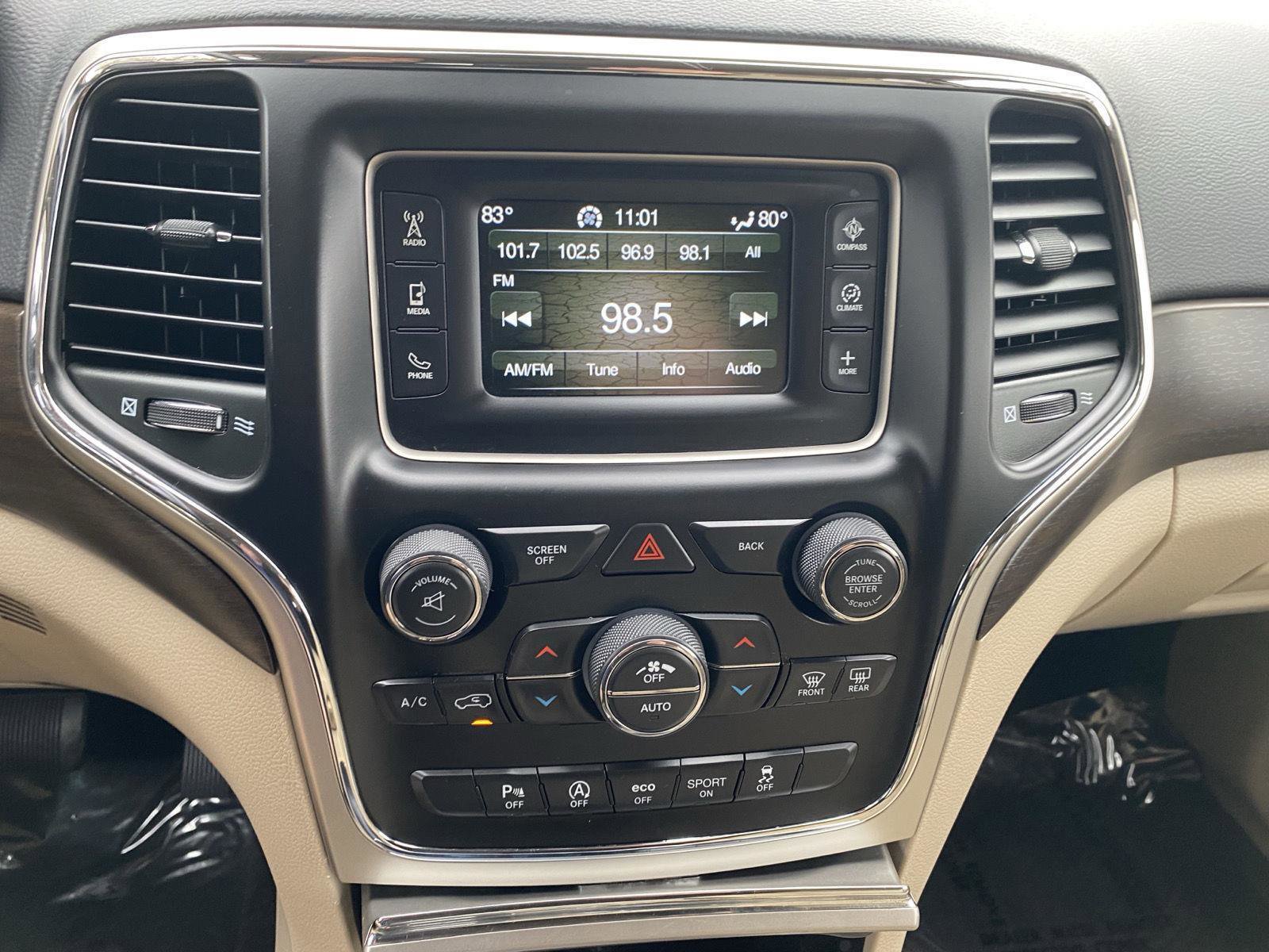 Used 2017 Jeep Grand Cherokee Laredo image 20