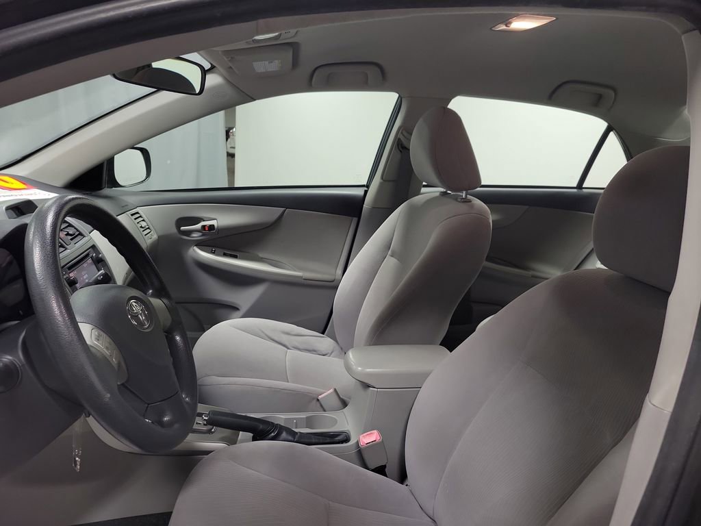 Used 2013 Toyota Corolla LE FWD image 12