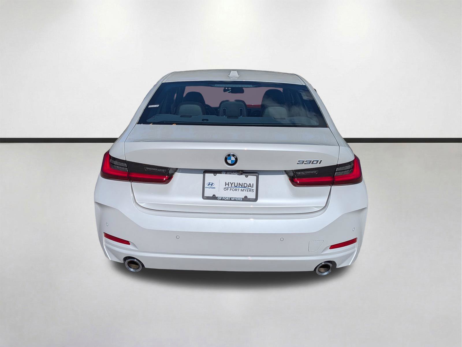 Used 2025 BMW 330i Sedan image 5