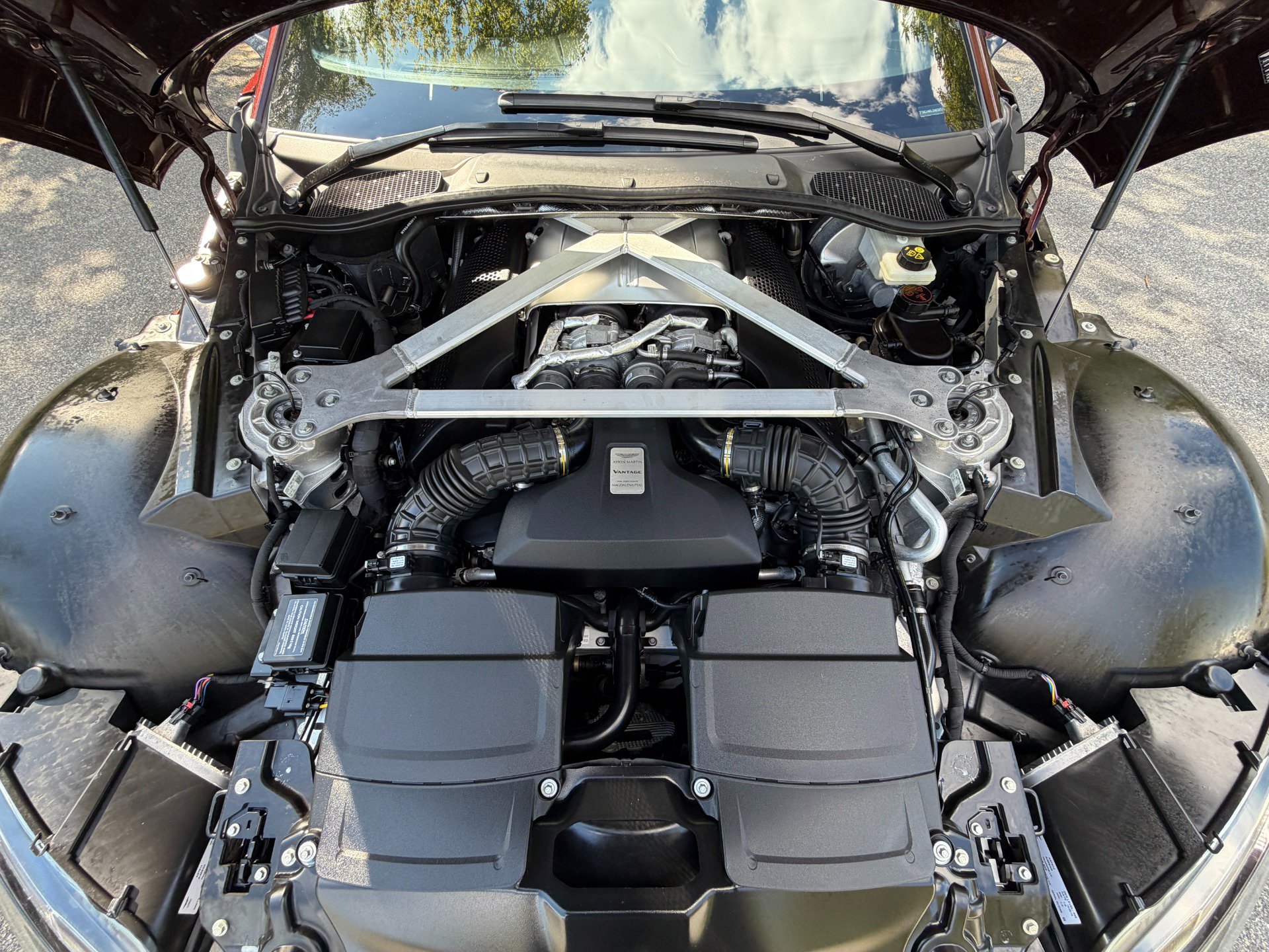 Used 2020 Aston Martin V8 Vantage Coupe RWD image 61