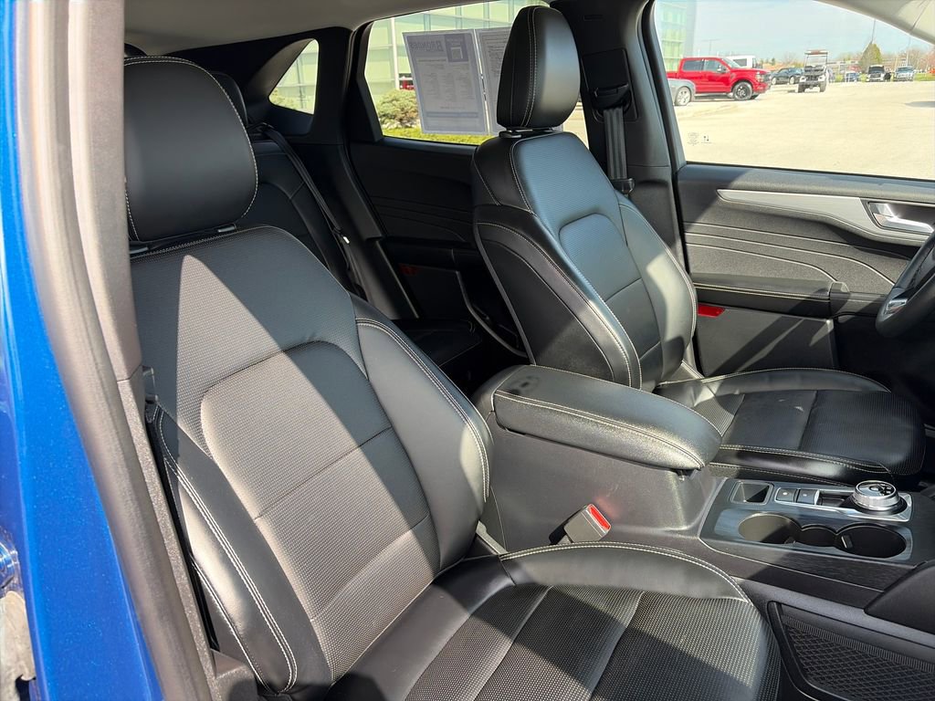 Used 2023 Ford Escape Platinum AWD/4WD image 14