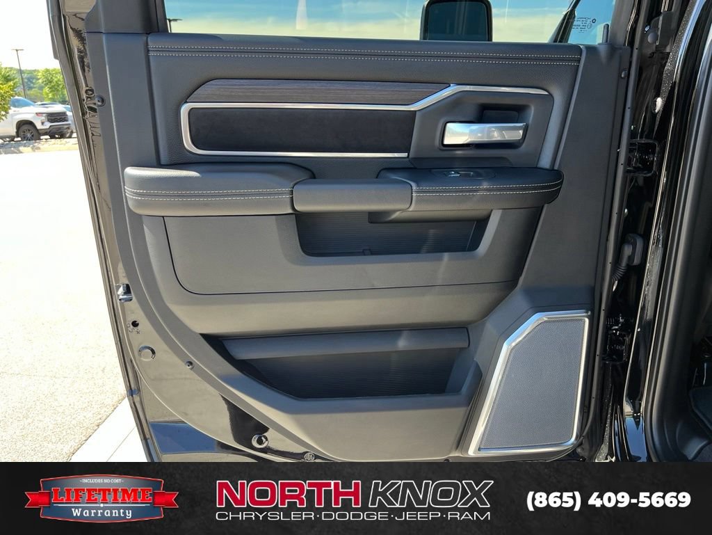 New 2026 RAM 2500 Laramie AWD/4WD image 15
