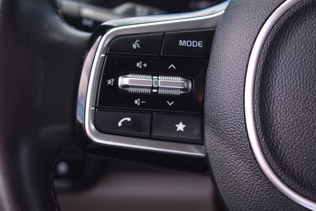 Used 2026 Kia Carnival FWD image 26