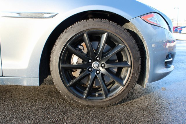 Used 2013 Jaguar XJ AWD image 36
