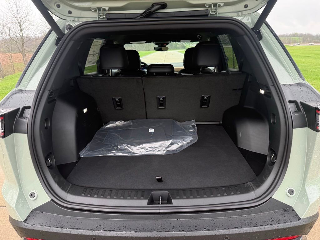 New 2026 Chevrolet Equinox ACTIV w/ Safety and Technology Package image 6
