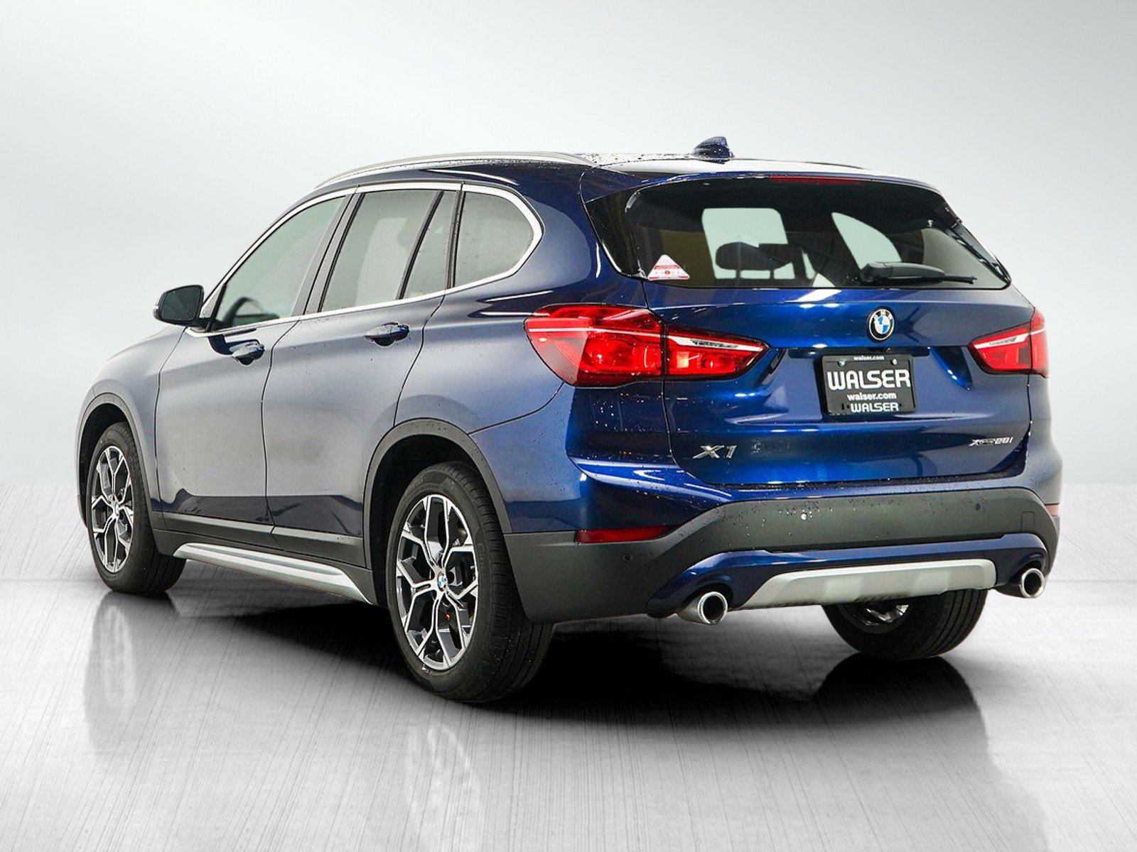 Used 2020 BMW X1 xDrive28i w/ Convenience Package AWD/4WD image 3
