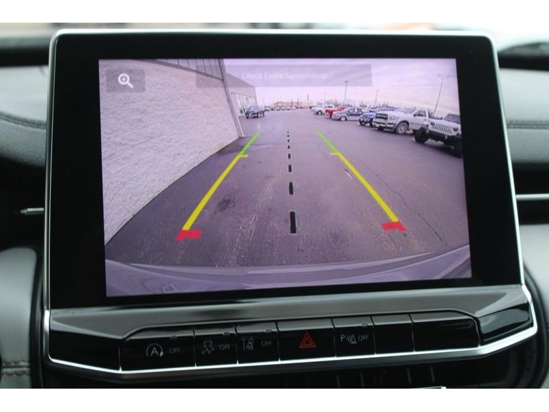 Used 2023 Jeep Compass Limited image 25