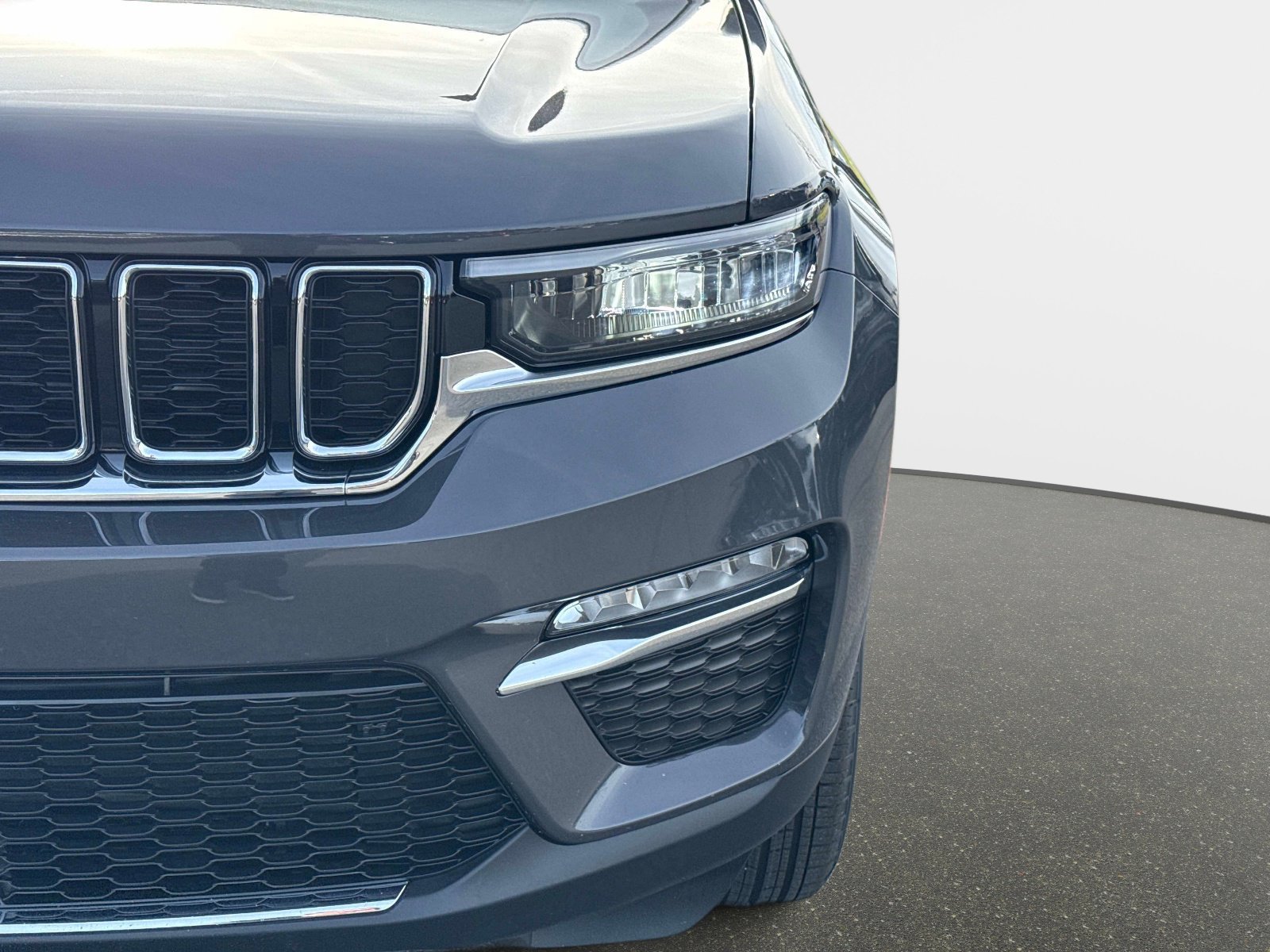 New 2025 Jeep Grand Cherokee Limited AWD/4WD image 10