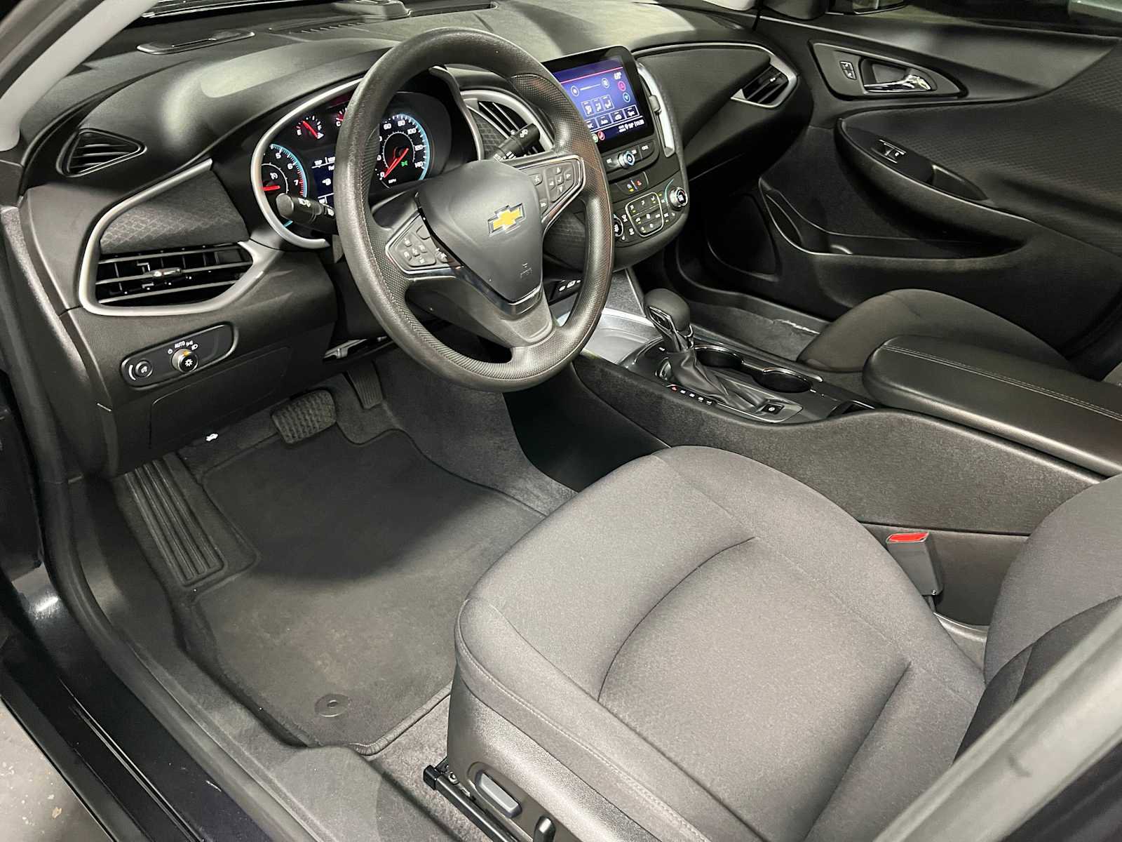 Used 2023 Chevrolet Malibu LT image 21