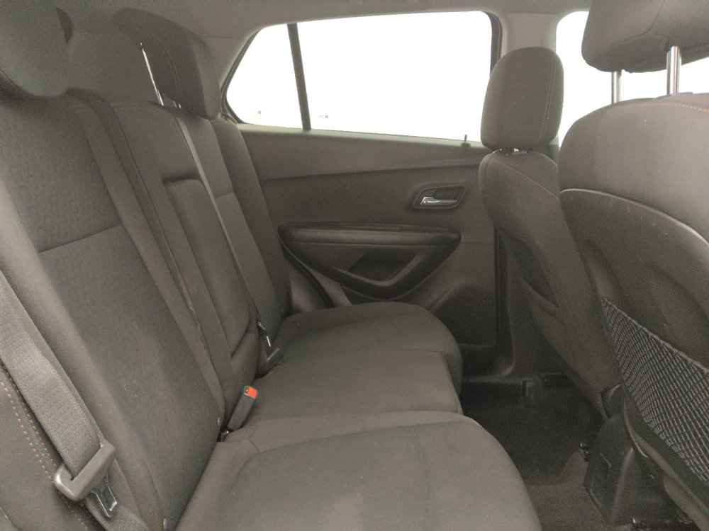 Used 2021 Chevrolet Trax LS w/ Tint and Cruise Package image 19