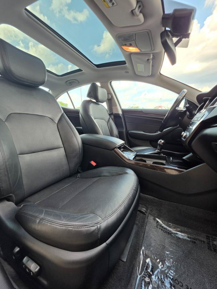 Used 2016 Kia Cadenza Premium FWD image 15
