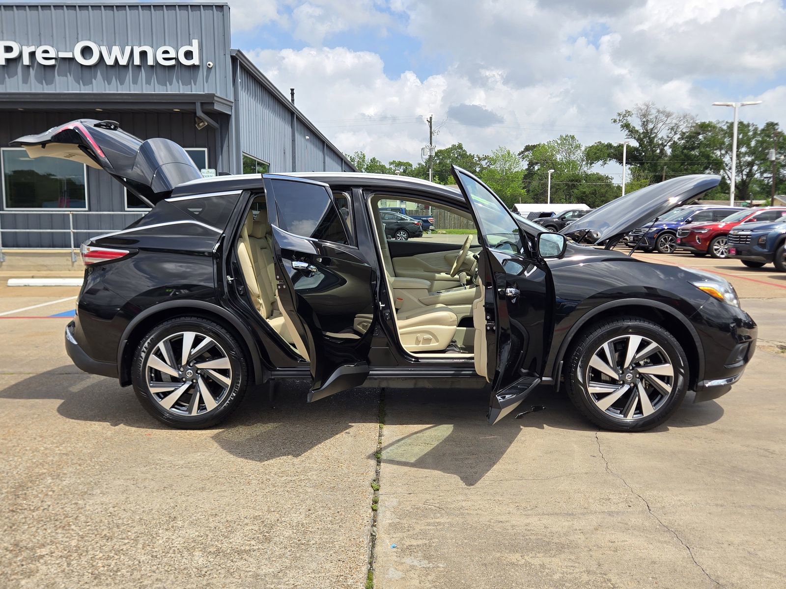 Used 2018 Nissan Murano Platinum w/ Cargo Package FWD image 12