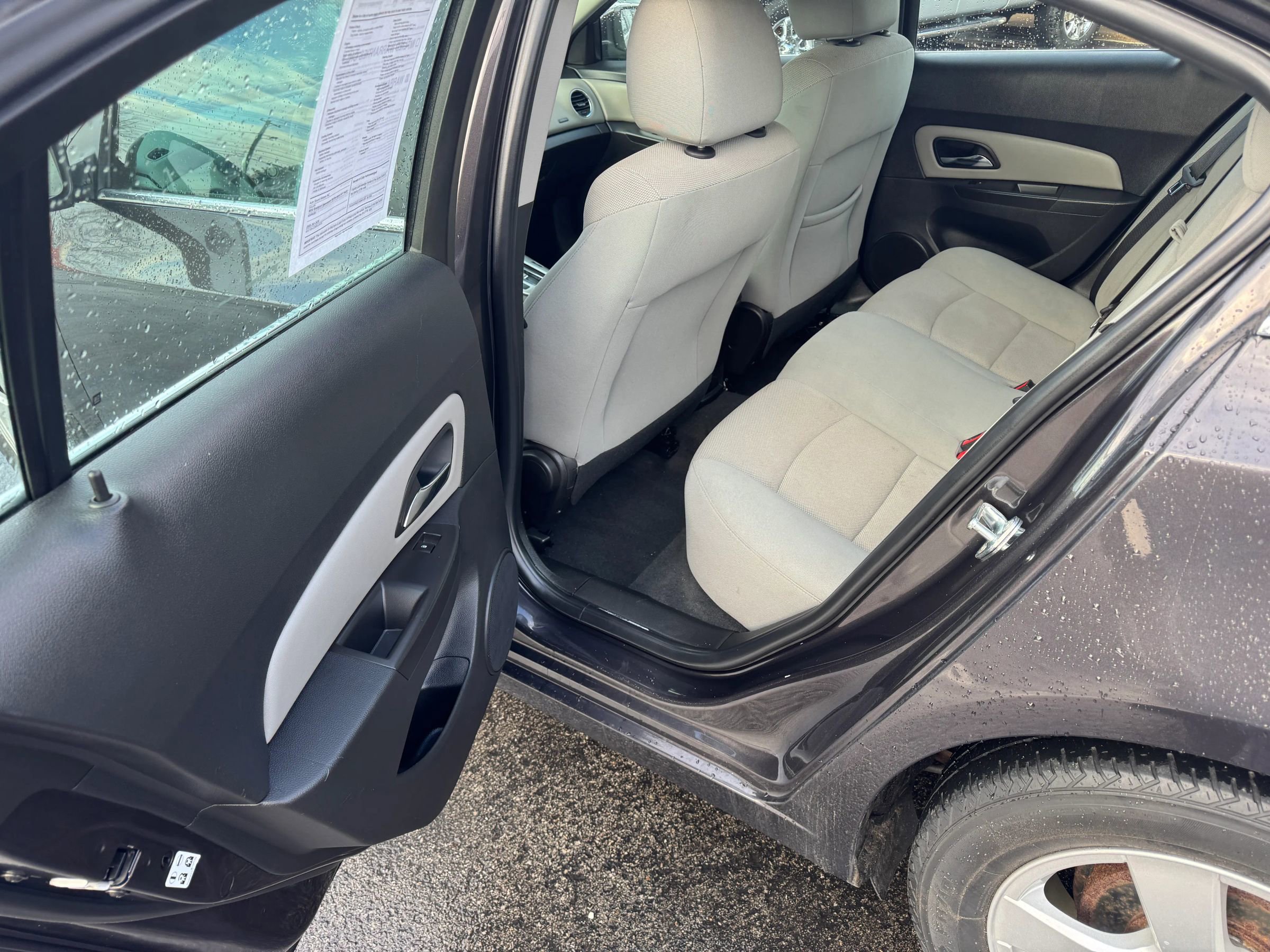 Used 2016 Chevrolet Cruze LT image 10