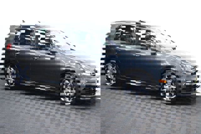 Used 2013 Volkswagen Golf 4-Door image 3