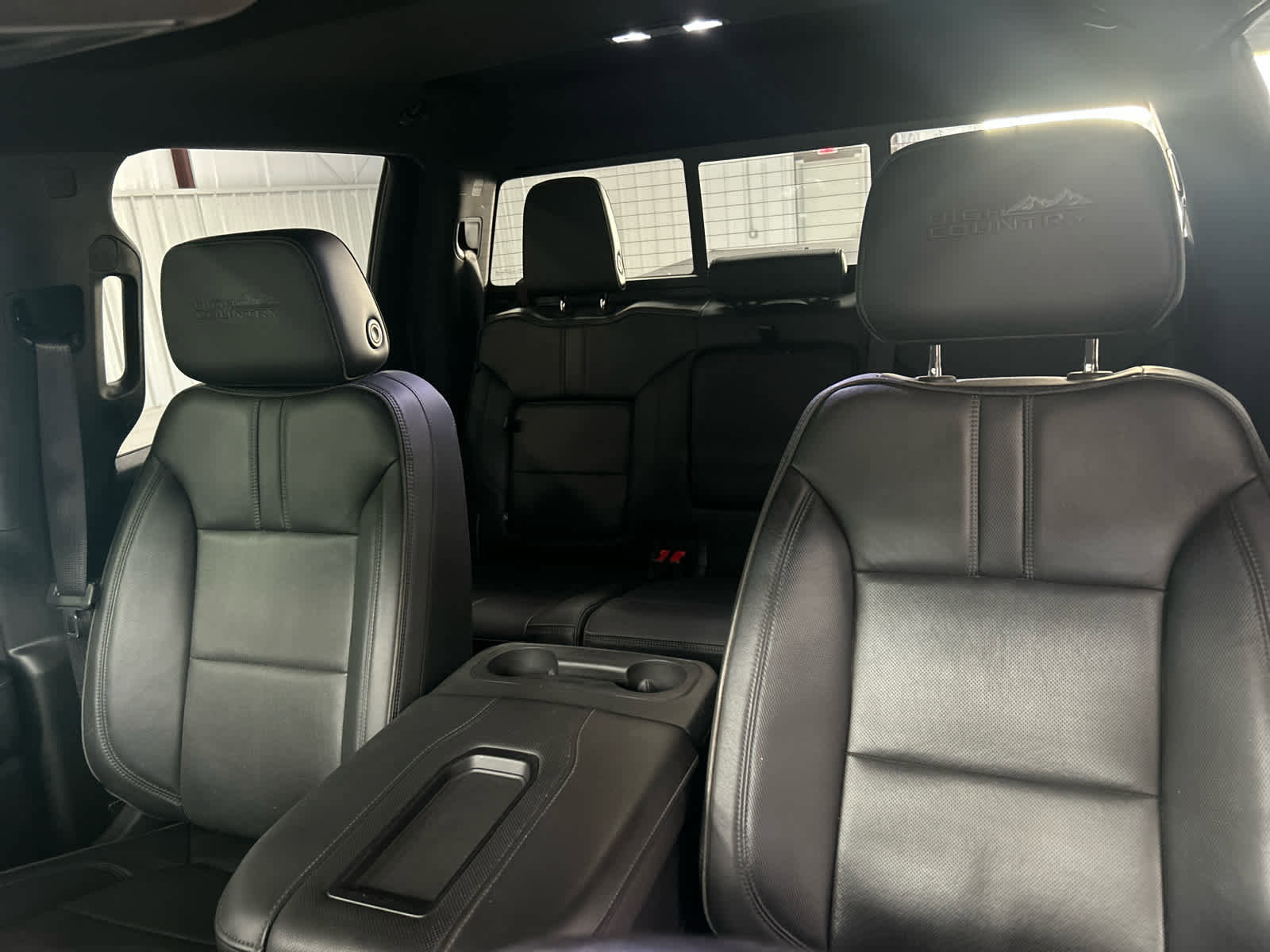 Used 2020 Chevrolet Silverado 2500 High Country w/ Technology Package image 17