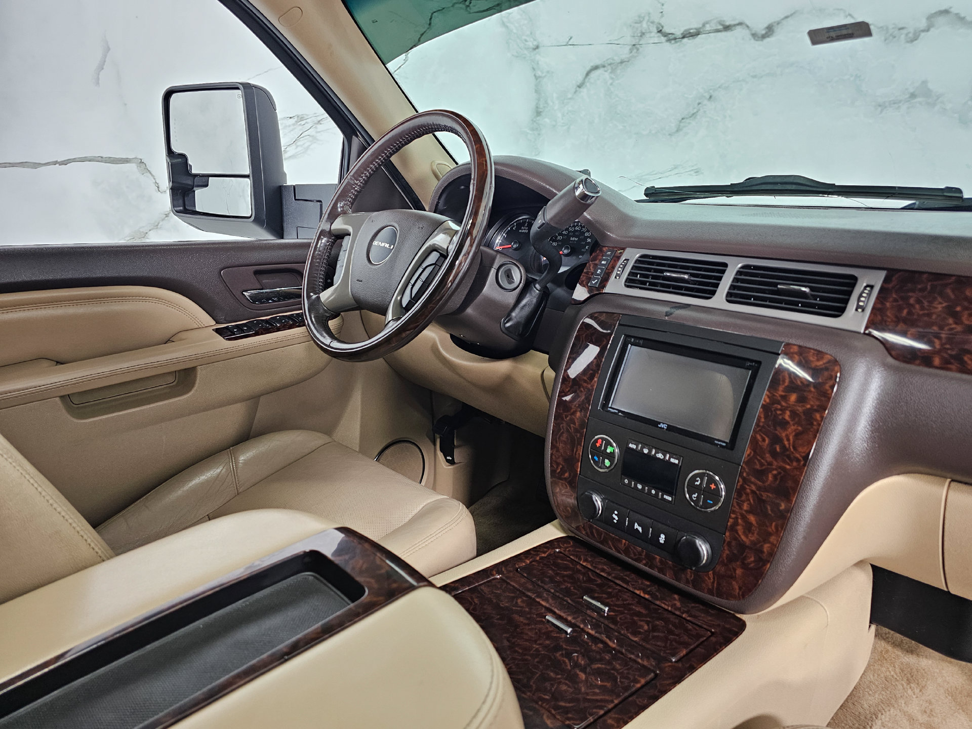 Used 2014 GMC Yukon Denali AWD/4WD image 38