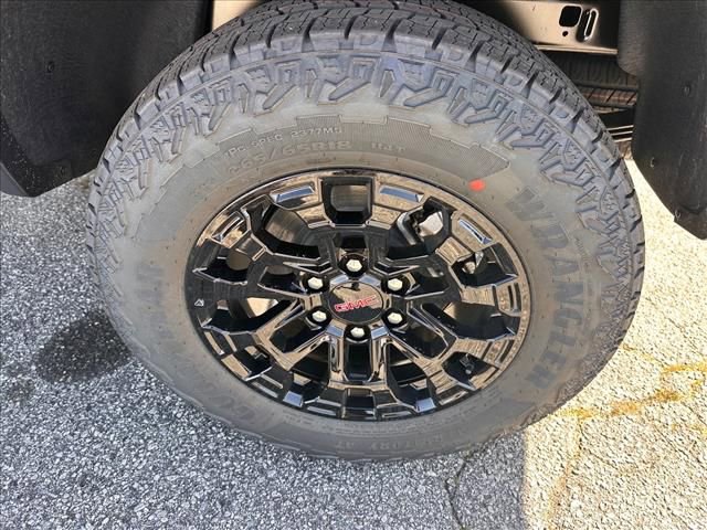 New 2026 GMC Canyon Elevation w/ Convenience Package image 16