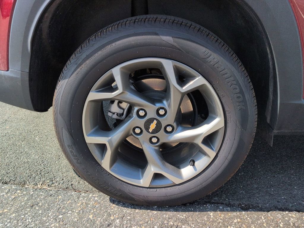 Certified 2025 Chevrolet Trax LT image 26