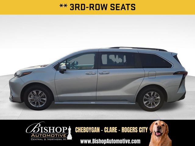 Used 2025 Toyota Sienna XLE FWD image 10