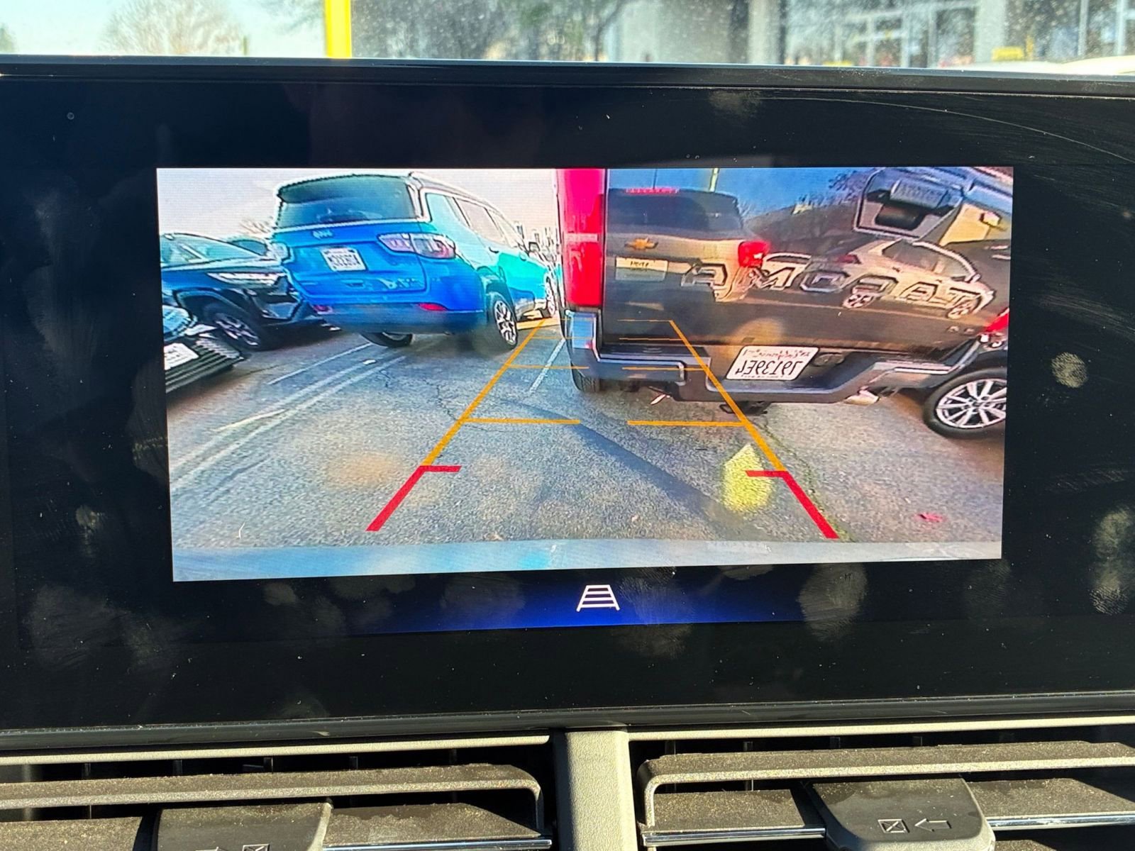 Used 2025 Chevrolet Trax LT image 17