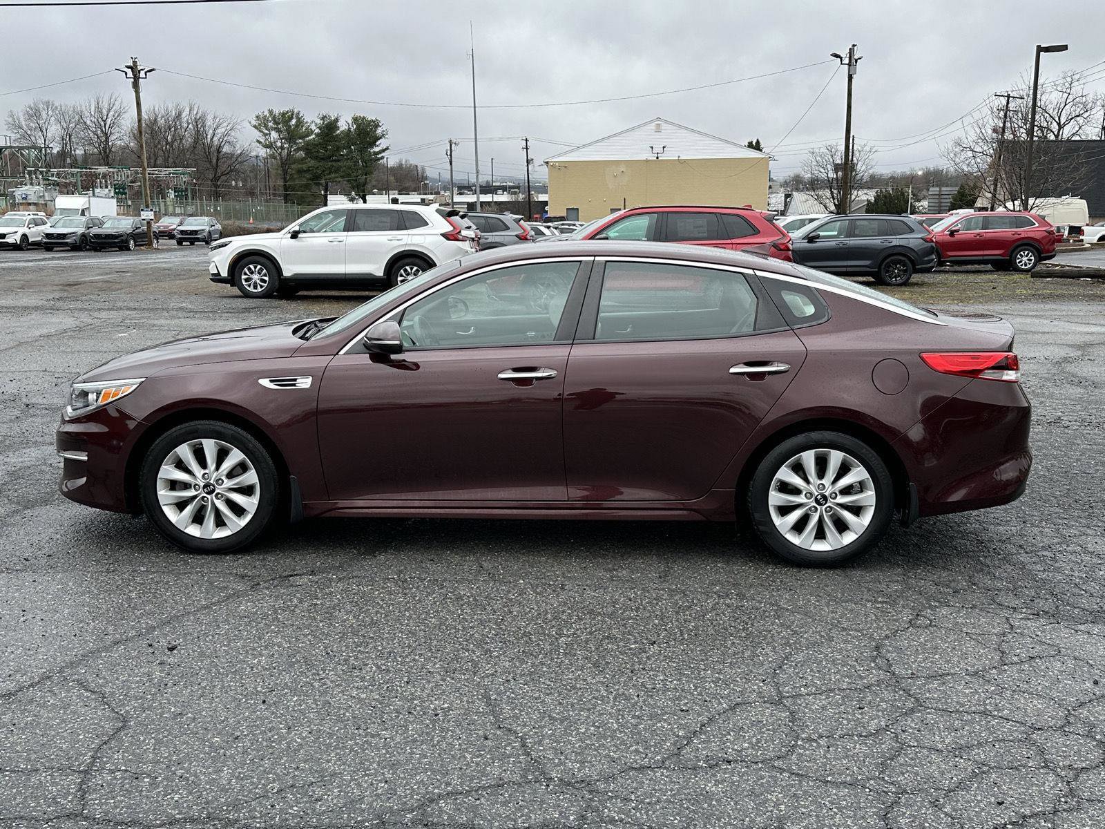 Used 2018 Kia Optima LX w/ 17" Alloy Wheels Package image 5