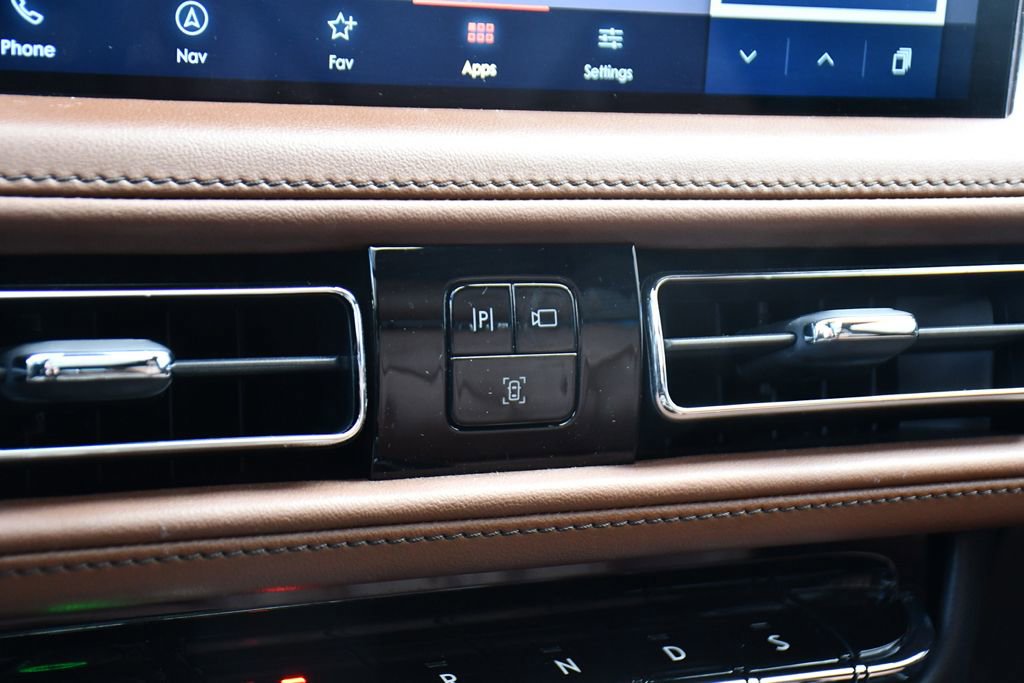 Used 2022 Lincoln Nautilus Reserve w/ Equipment Group 201A image 30