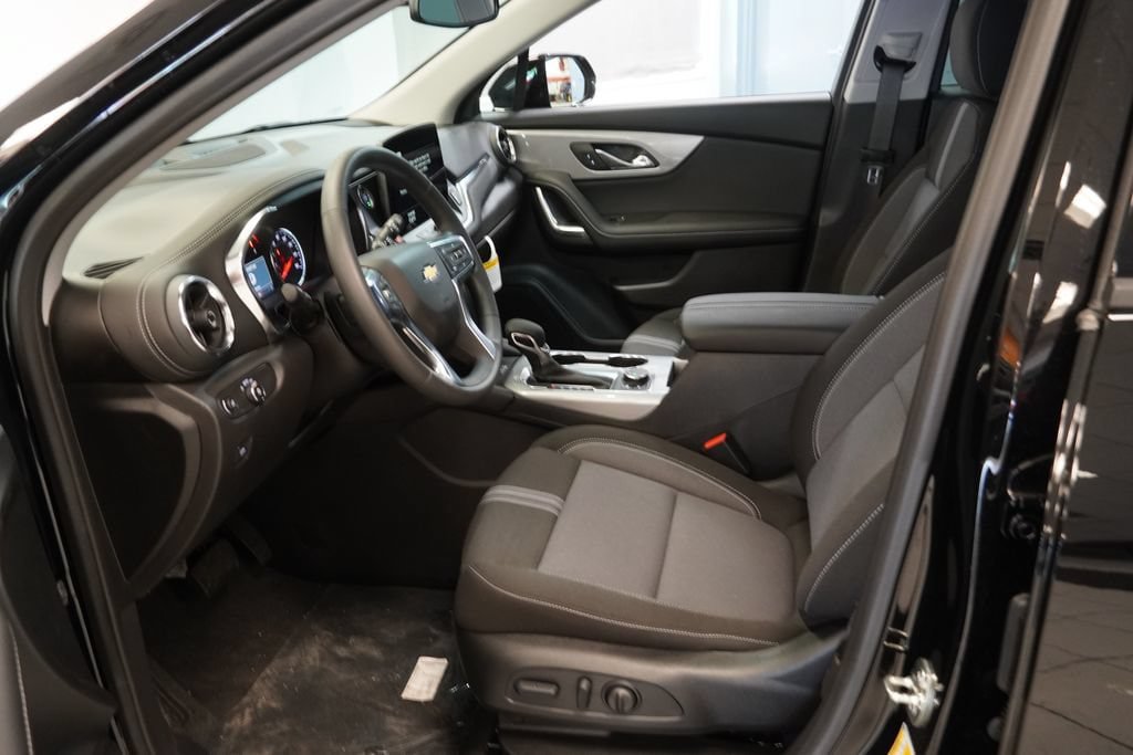 New 2026 Chevrolet Blazer LT w/ Convenience Package FWD image 4