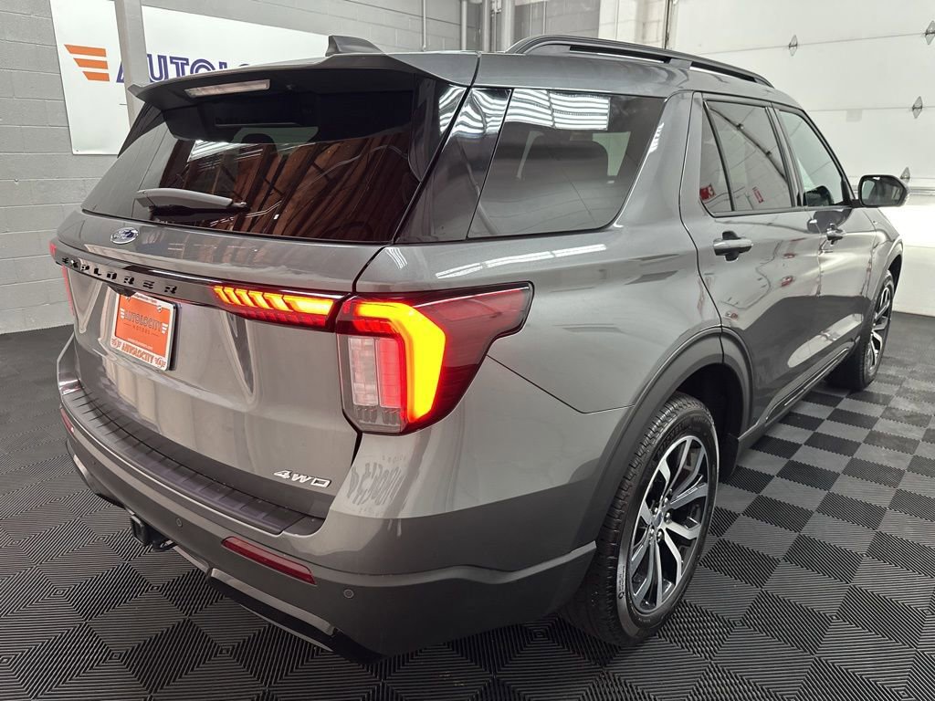 Used 2025 Ford Explorer ST-Line AWD/4WD image 10
