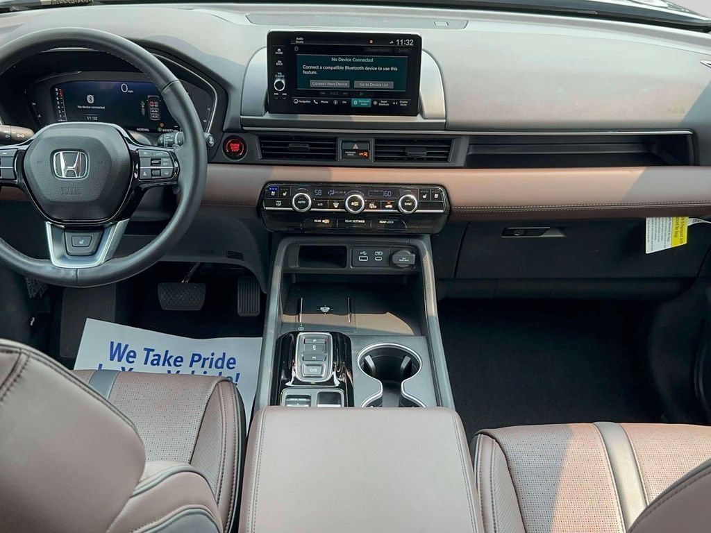 Certified 2025 Honda Pilot Elite image 10