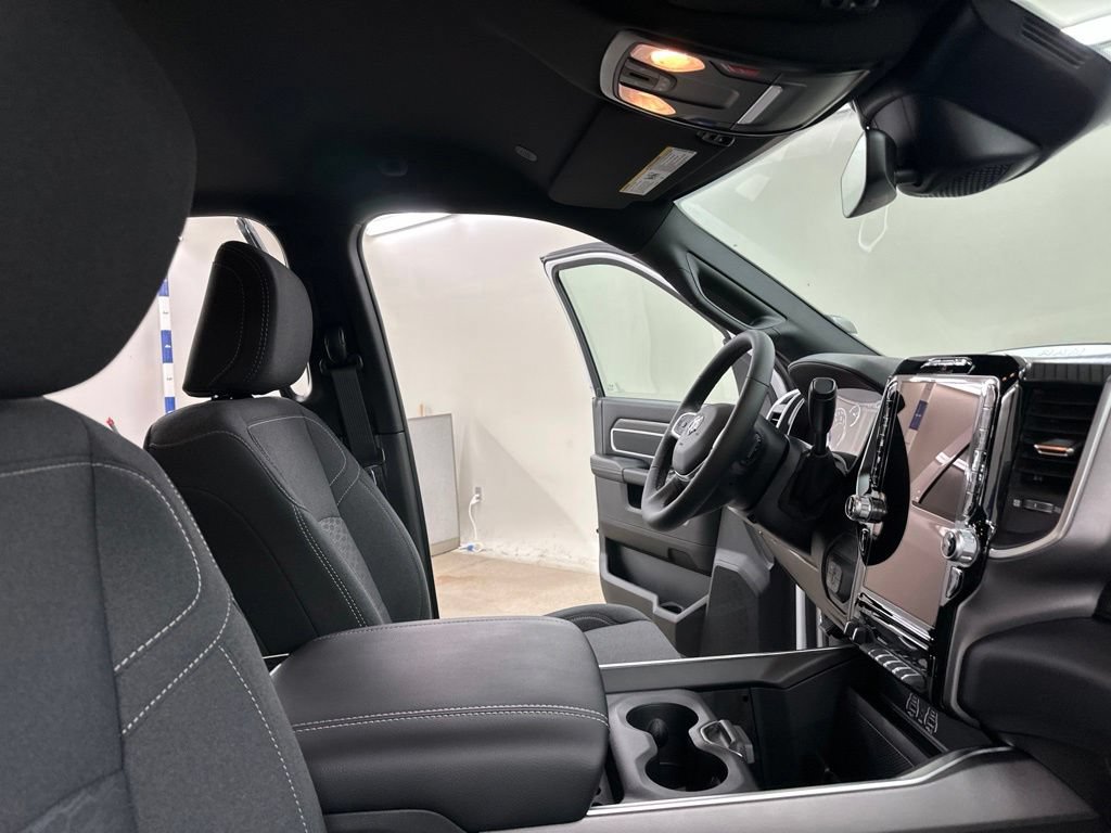 New 2026 RAM 2500 Big Horn AWD/4WD image 24