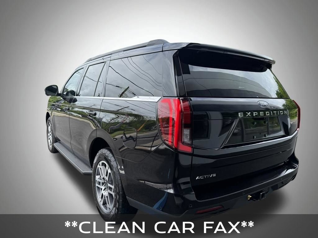 Used 2025 Ford Expedition Active AWD/4WD image 3