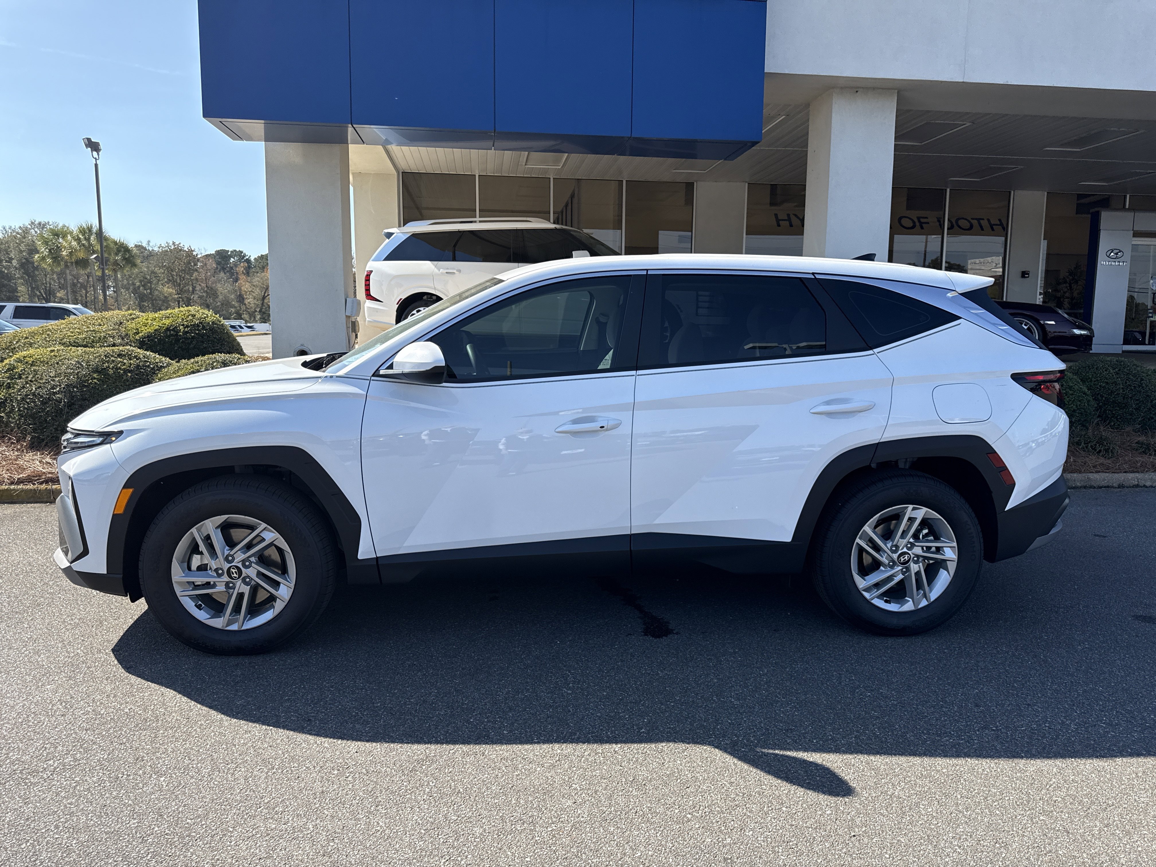 New 2026 Hyundai Tucson SE image 2