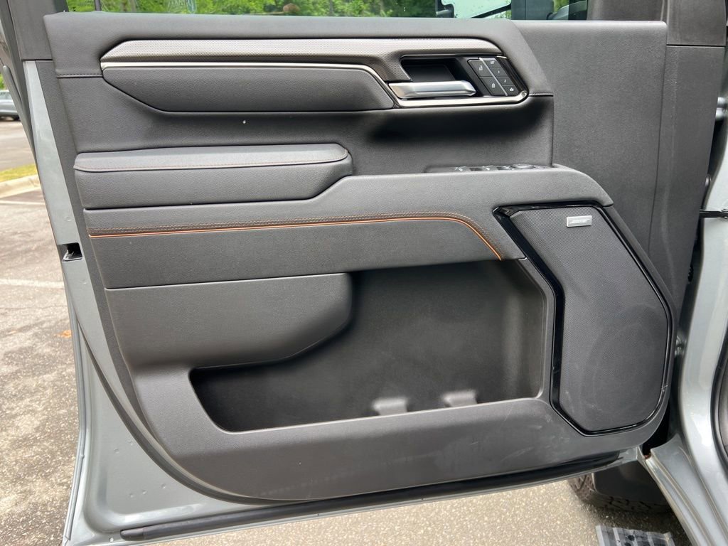 Certified 2025 GMC Sierra 2500 AT4 w/ AT4 Premium Plus Package AWD/4WD image 18