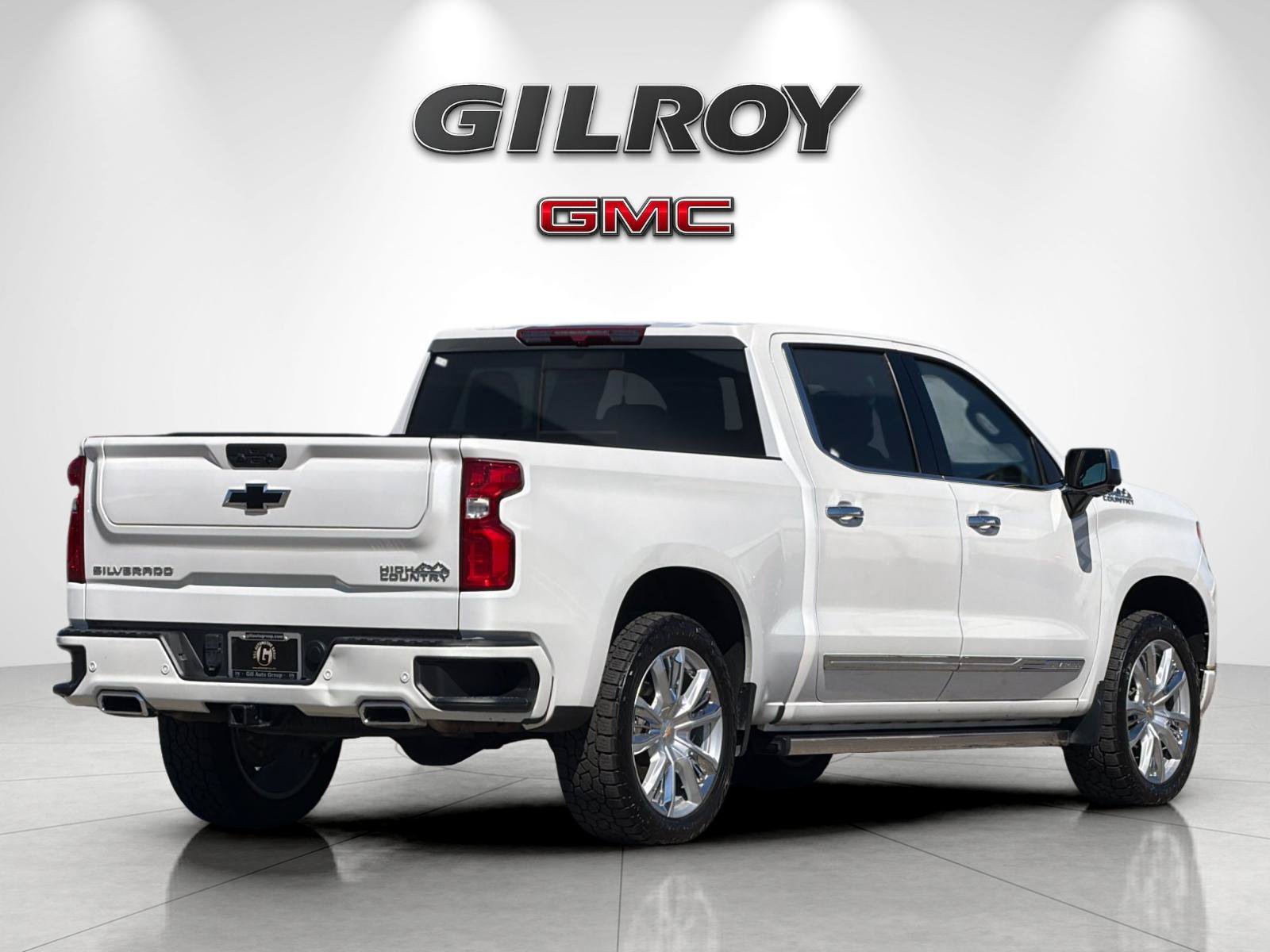 Used 2024 Chevrolet Silverado 1500 High Country AWD/4WD image 3