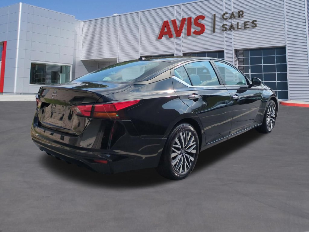 Used 2025 Nissan Altima 2.5 SV FWD image 6