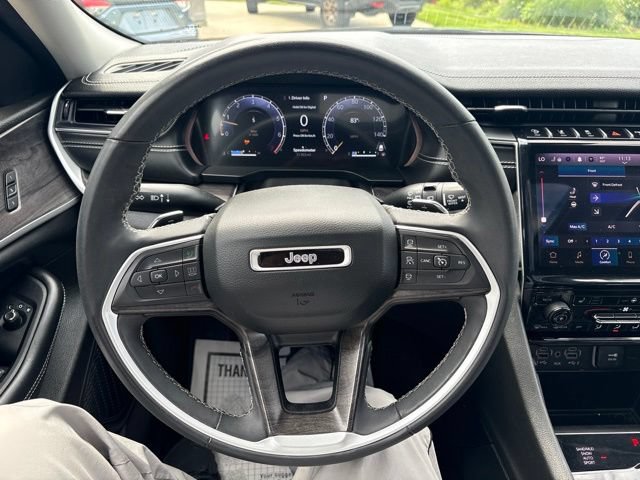 Used 2023 Jeep Grand Cherokee L Limited AWD/4WD image 14