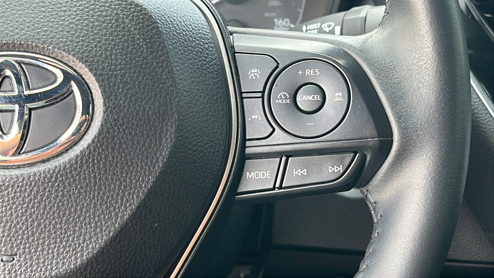 Used 2025 Toyota Corolla SE image 18