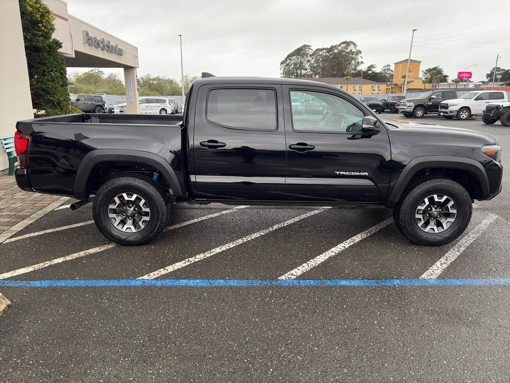 Used 2019 Toyota Tacoma TRD Off-Road w/ Technology Package AWD/4WD image 20