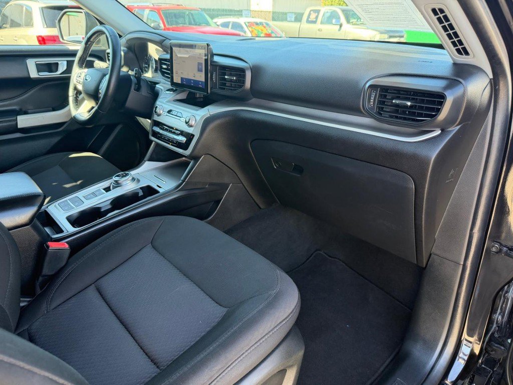 Used 2022 Ford Explorer XLT image 20