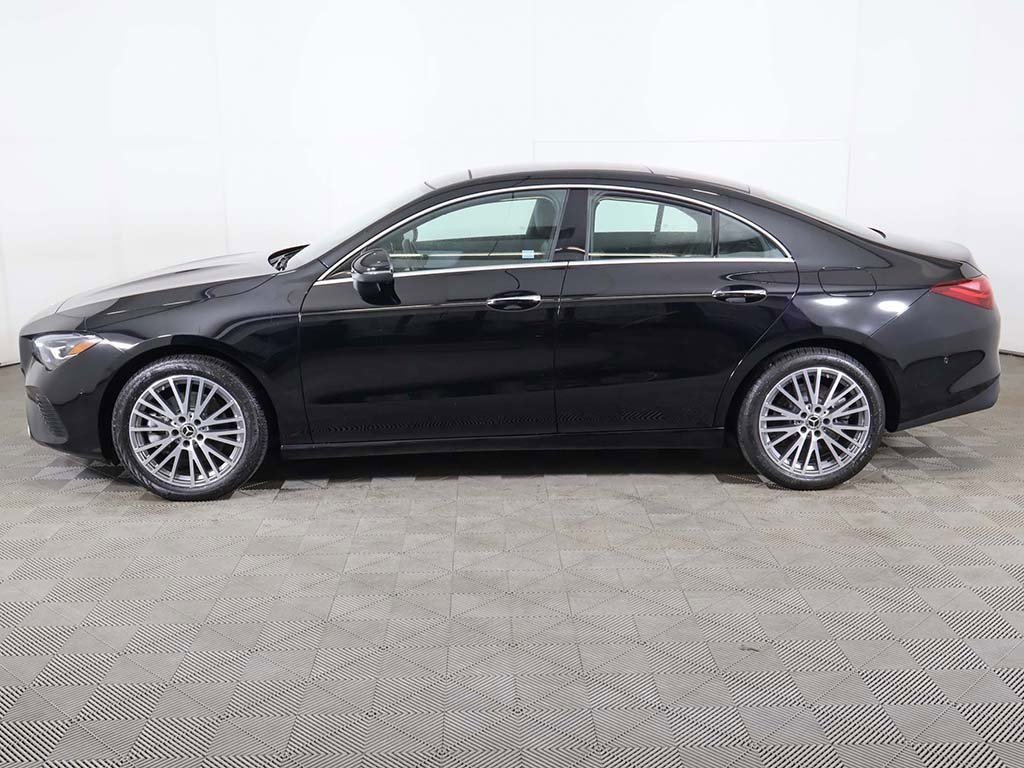 Used 2025 Mercedes-Benz CLA 250 4MATIC image 17