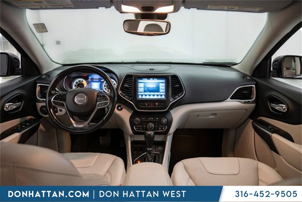 Used 2021 Jeep Cherokee Latitude Lux w/ Comfort/Convenience Group image 3