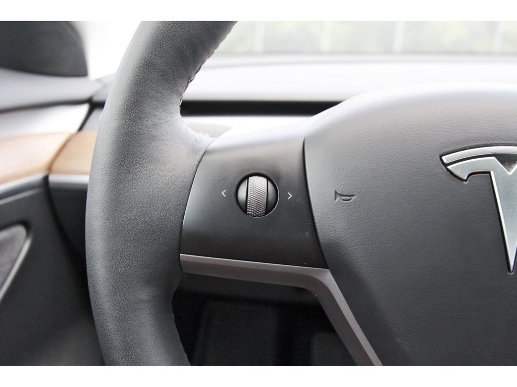 Used 2023 Tesla Model 3 Standard Range RWD image 17