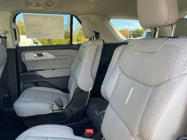 New 2026 Ford Explorer Active image 16
