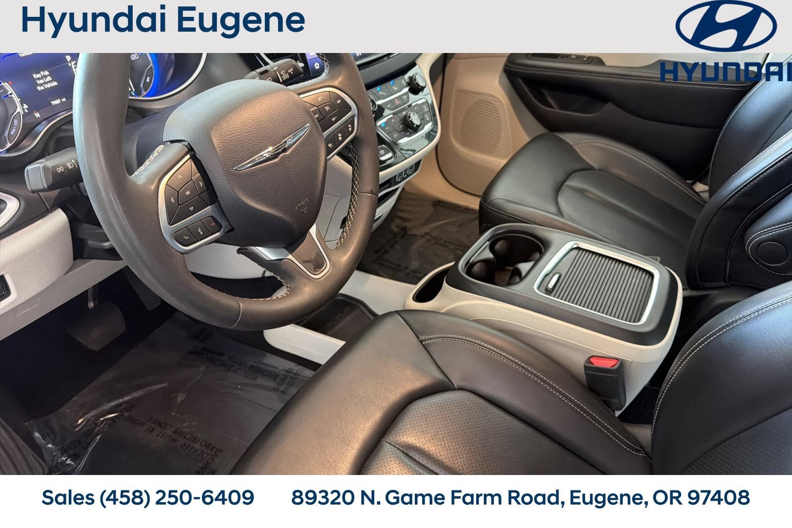 Used 2023 Chrysler Pacifica Touring-L FWD image 11